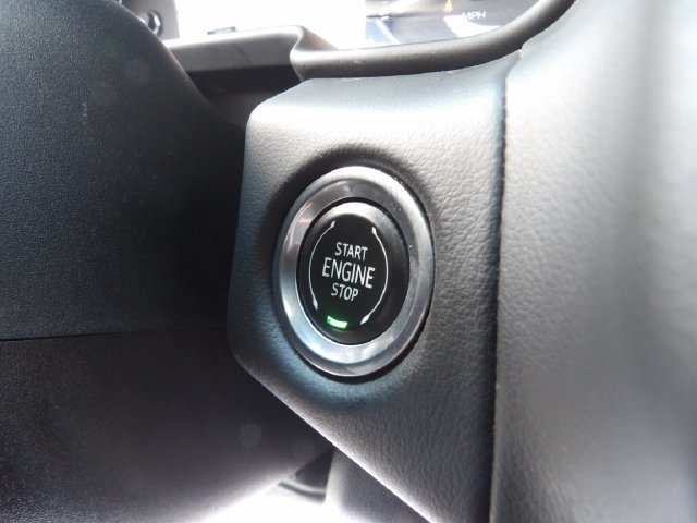 Used 2021 GMC Yukon AT4 w/ AT4 Premium Plus Package AWD/4WD image 17