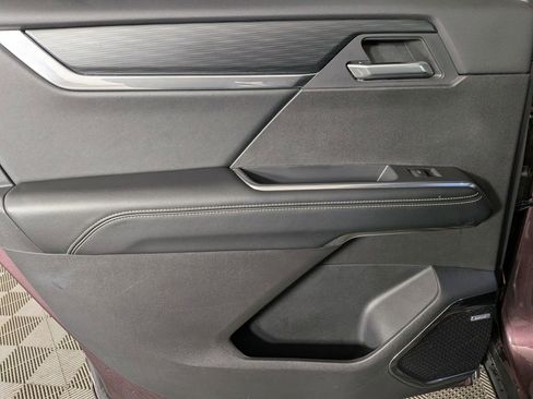 Certified 2025 GMC Acadia Elevation w/ Elevation Premium Package image 35