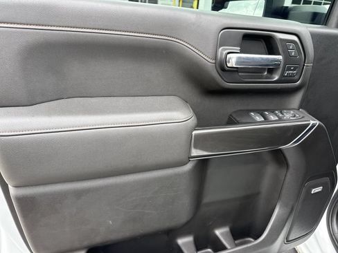 Used 2022 GMC Sierra 2500 AT4 w/ AT4 Preferred Package AWD/4WD image 10