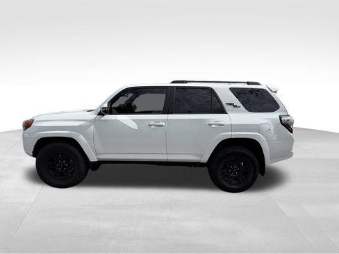 Used 2023 Toyota 4Runner TRD Off-Road Premium w/ Off Road Premium Plus Package AWD/4WD image 4