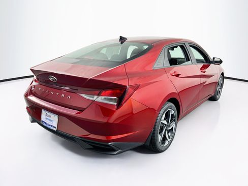 Used 2023 Hyundai Elantra SEL w/ Convenience Package FWD image 5