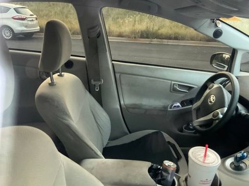 Used 2012 Toyota Prius Three FWD image 3