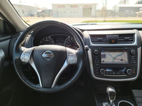 Used 2017 Nissan Altima 2.5 SL w/ 2.5 Technology Package image 10