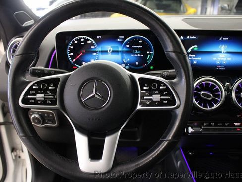 Used 2021 Mercedes-Benz GLB 250 4MATIC image 13