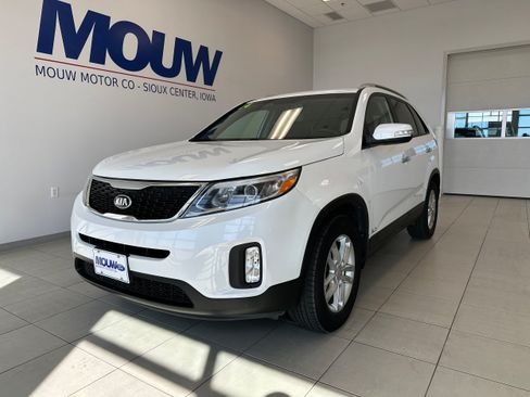 Used 2014 Kia Sorento LX AWD/4WD image 2