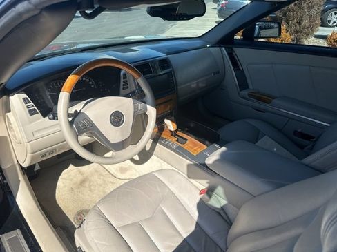 Used 2006 Cadillac XLR image 13