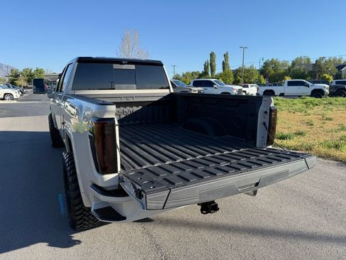 Used 2026 GMC Sierra 2500 AT4 AWD/4WD image 13