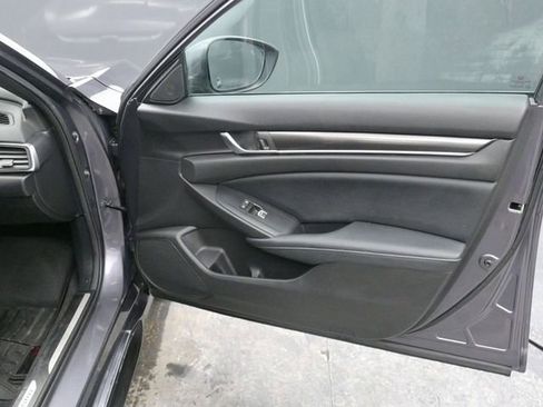 Used 2018 Honda Accord Sport image 10