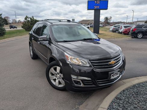 Used 2015 Chevrolet Traverse LTZ image 2