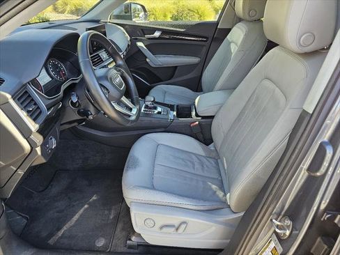 Used 2018 Audi Q5 2.0T Premium Plus w/ Premium Plus Package image 2