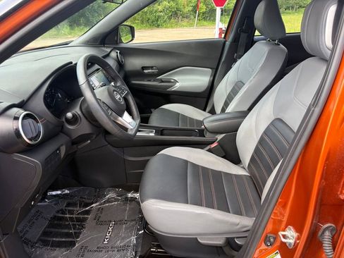 Used 2023 Nissan Kicks SR w/ SR Premium Package FWD image 15