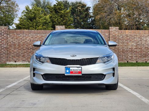 Used 2017 Kia Optima LX w/ Option Group 014 image 2