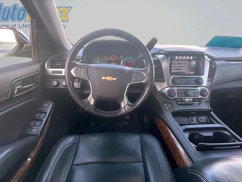 Used 2019 Chevrolet Suburban Premier AWD/4WD image 12