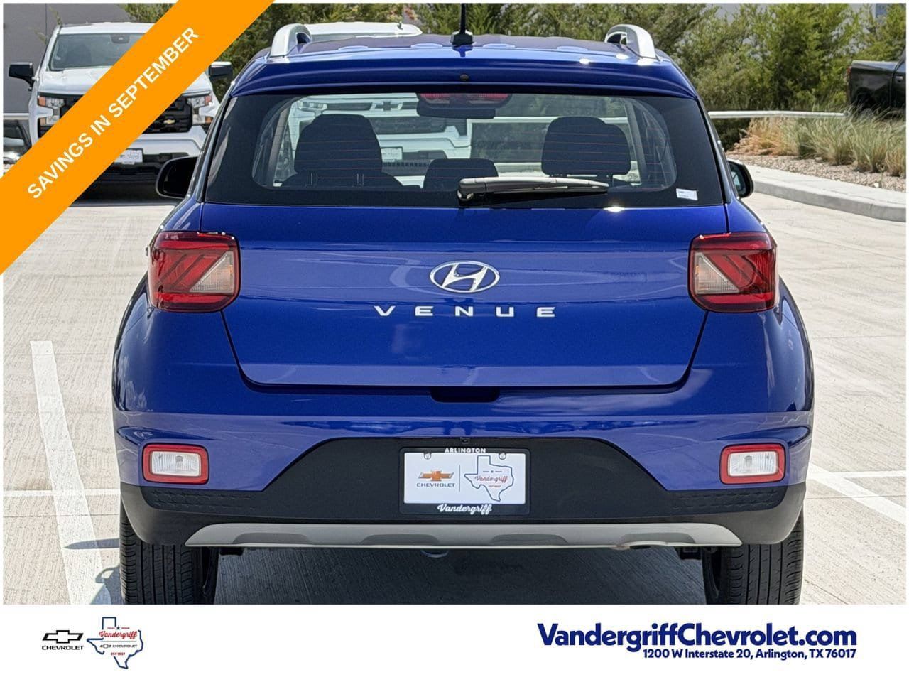 Used 2025 Hyundai Venue SEL FWD image 5