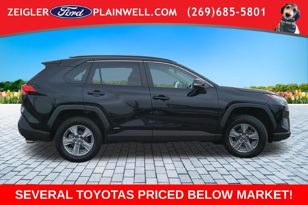 Used 2023 Toyota RAV4 LE AWD/4WD image 6