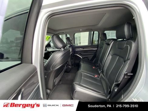 Used 2022 Jeep Grand Cherokee Limited image 28