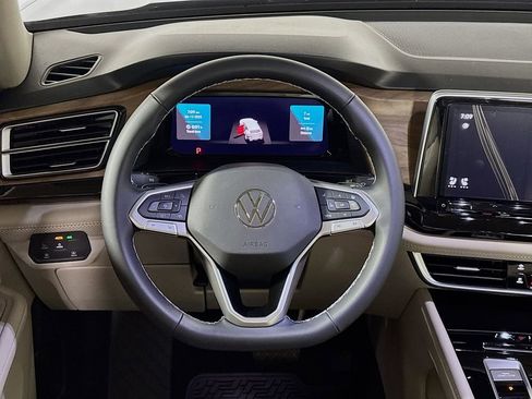 New 2025 Volkswagen Atlas SE image 13