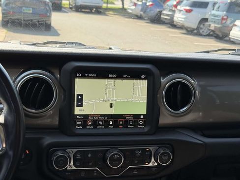 Used 2022 Jeep Wrangler Unlimited Sahara w/ Cold Weather Group AWD/4WD image 3