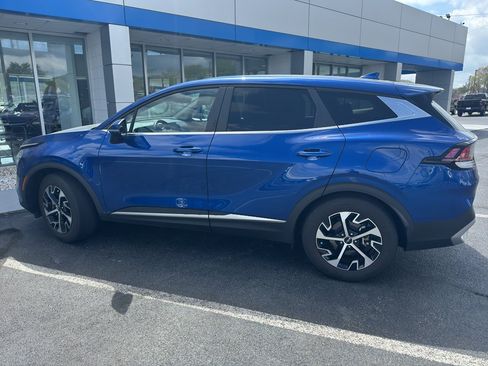 Used 2023 Kia Sportage EX image 5