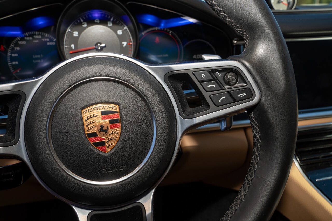 Used 2018 Porsche Panamera 4S AWD/4WD image 60