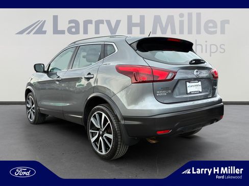 Used 2017 Nissan Rogue Sport SL image 3