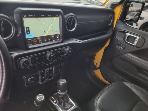 Certified 2019 Jeep Wrangler Unlimited Sahara AWD/4WD image 22
