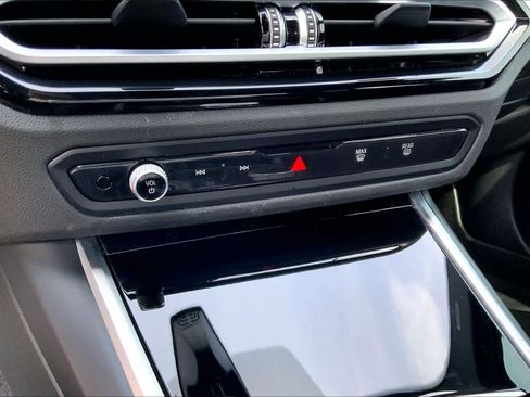 Used 2024 BMW 330i Sedan w/ Convenience Package image 31