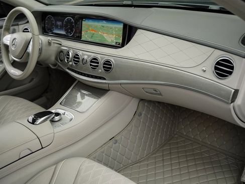 Used 2017 Mercedes-Benz S 550 Sedan image 21