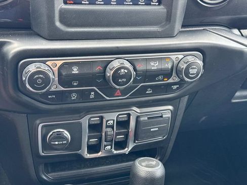 Used 2021 Jeep Wrangler Unlimited Sport AWD/4WD image 34