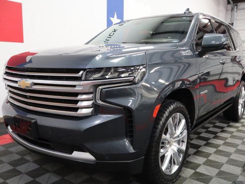 Used 2021 Chevrolet Tahoe High Country RWD image 3