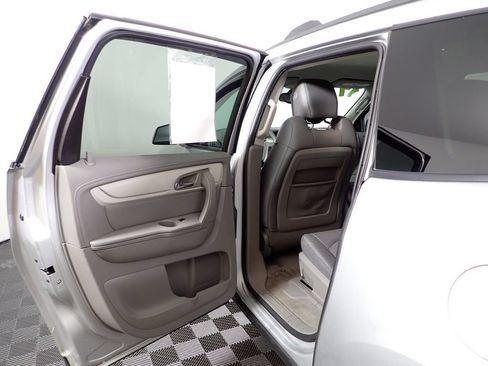 Used 2017 Chevrolet Traverse LS FWD image 31