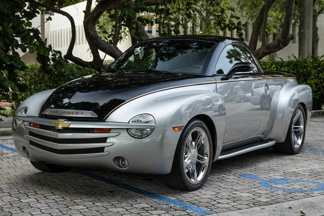 Used 2006 Chevrolet SSR w/ Preferred Equipment Group RWD image 21