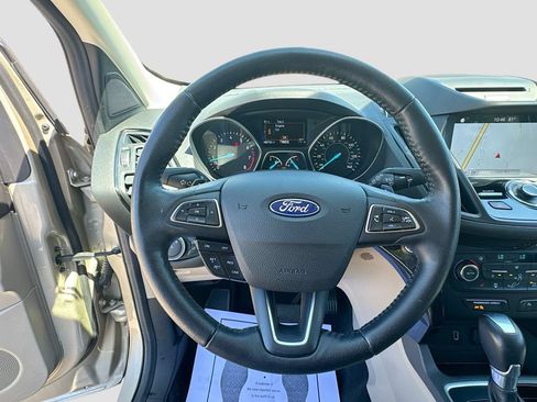 Used 2017 Ford Escape Titanium FWD image 11