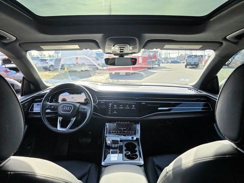 Used 2020 Audi Q8 Prestige image 19