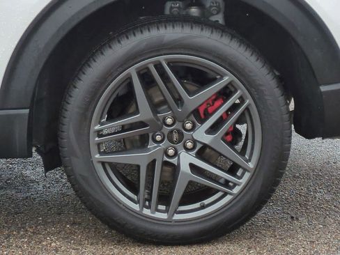 Used 2025 Ford Explorer ST-Line w/ Premium Package image 14