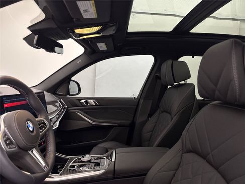 Used 2025 BMW X5 M60i AWD/4WD image 24