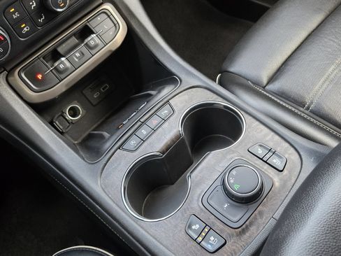 Used 2023 GMC Acadia Denali FWD image 20