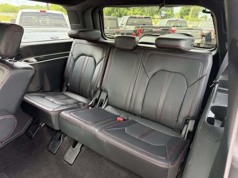 Used 2023 Ford Expedition Limited AWD/4WD image 13