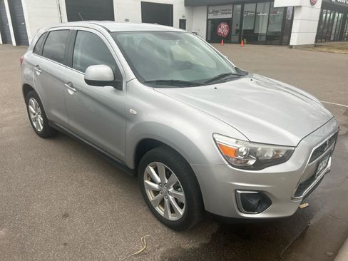 Used 2014 Mitsubishi Outlander Sport SE image 3