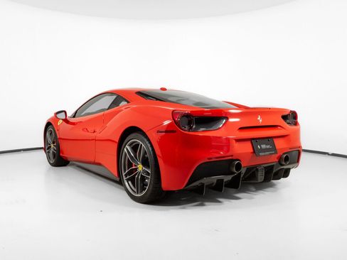 Used 2017 Ferrari 488 GTB image 7