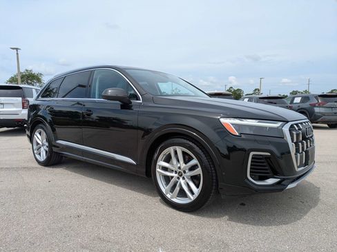 Used 2025 Audi Q7 3.0T Premium Plus AWD/4WD image 2