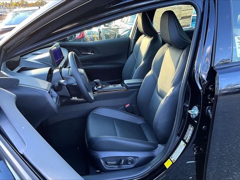 New 2026 Toyota Prius Plug-In Hybrid image 9