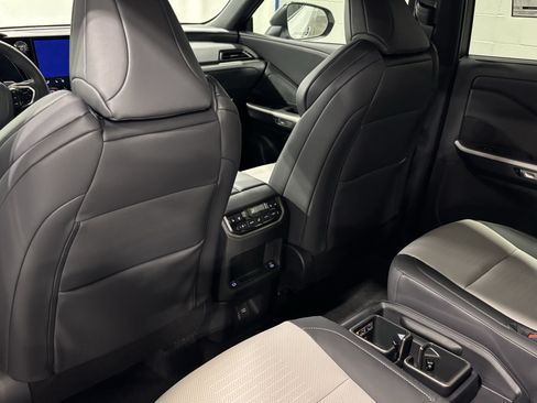 New 2026 Lexus TX 500h AWD image 33