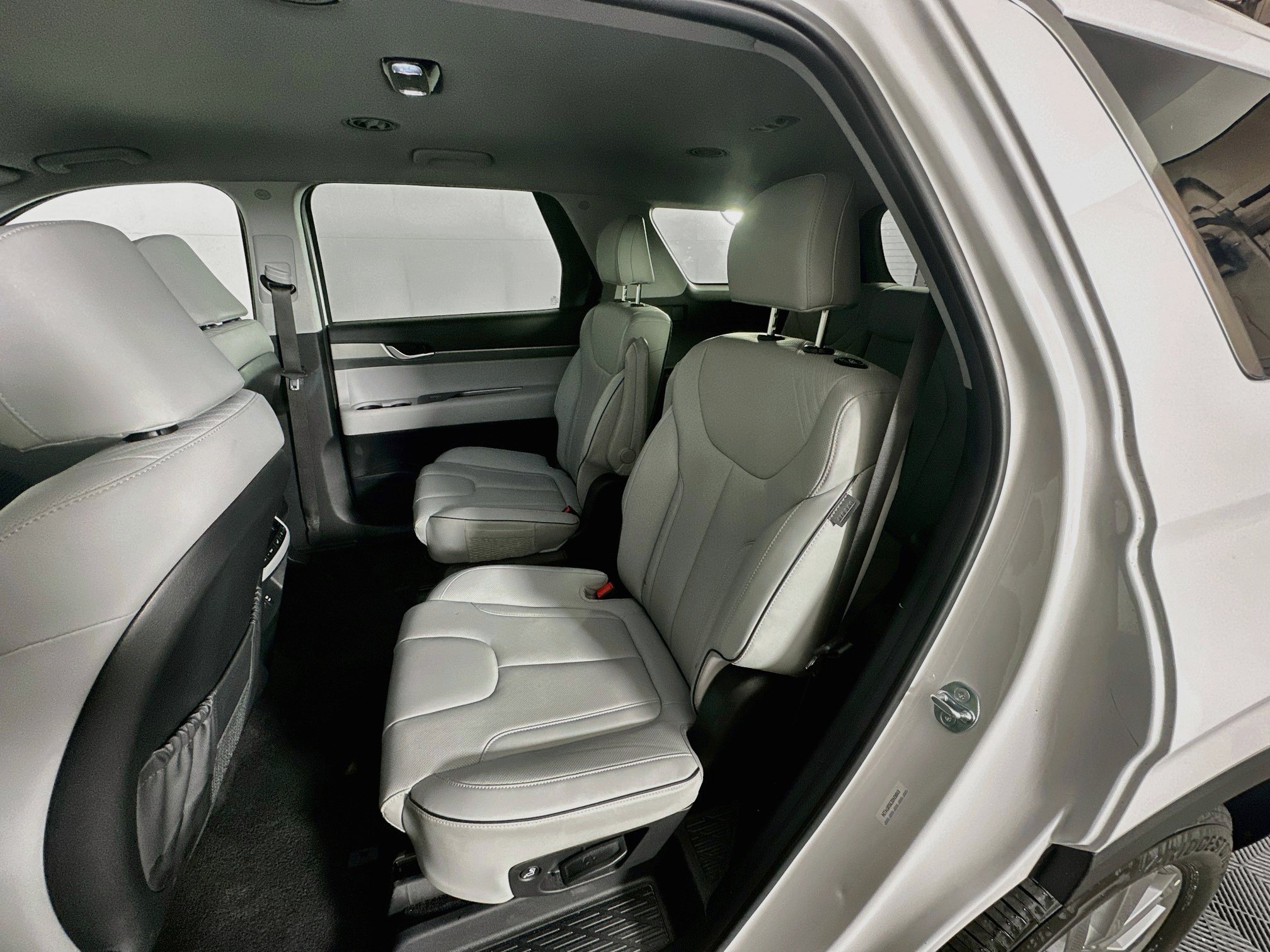 Used 2025 Hyundai Palisade SEL FWD image 28
