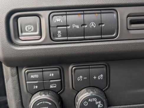 Used 2023 Chevrolet Tahoe LT image 13