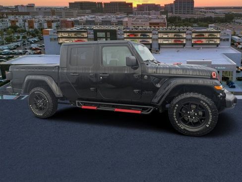 Used 2024 Jeep Gladiator Sport image 1