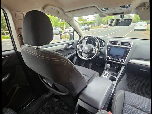 Used 2019 Subaru Outback 2.5i Premium image 31