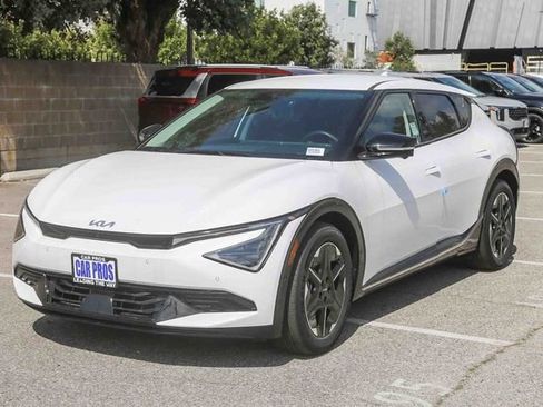 New 2025 Kia EV6 Wind image 12
