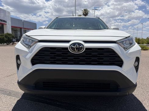 Used 2019 Toyota RAV4 XLE Premium w/ Carpet Mat Package FWD image 9