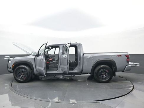 Used 2025 Nissan Frontier PRO-4X image 35